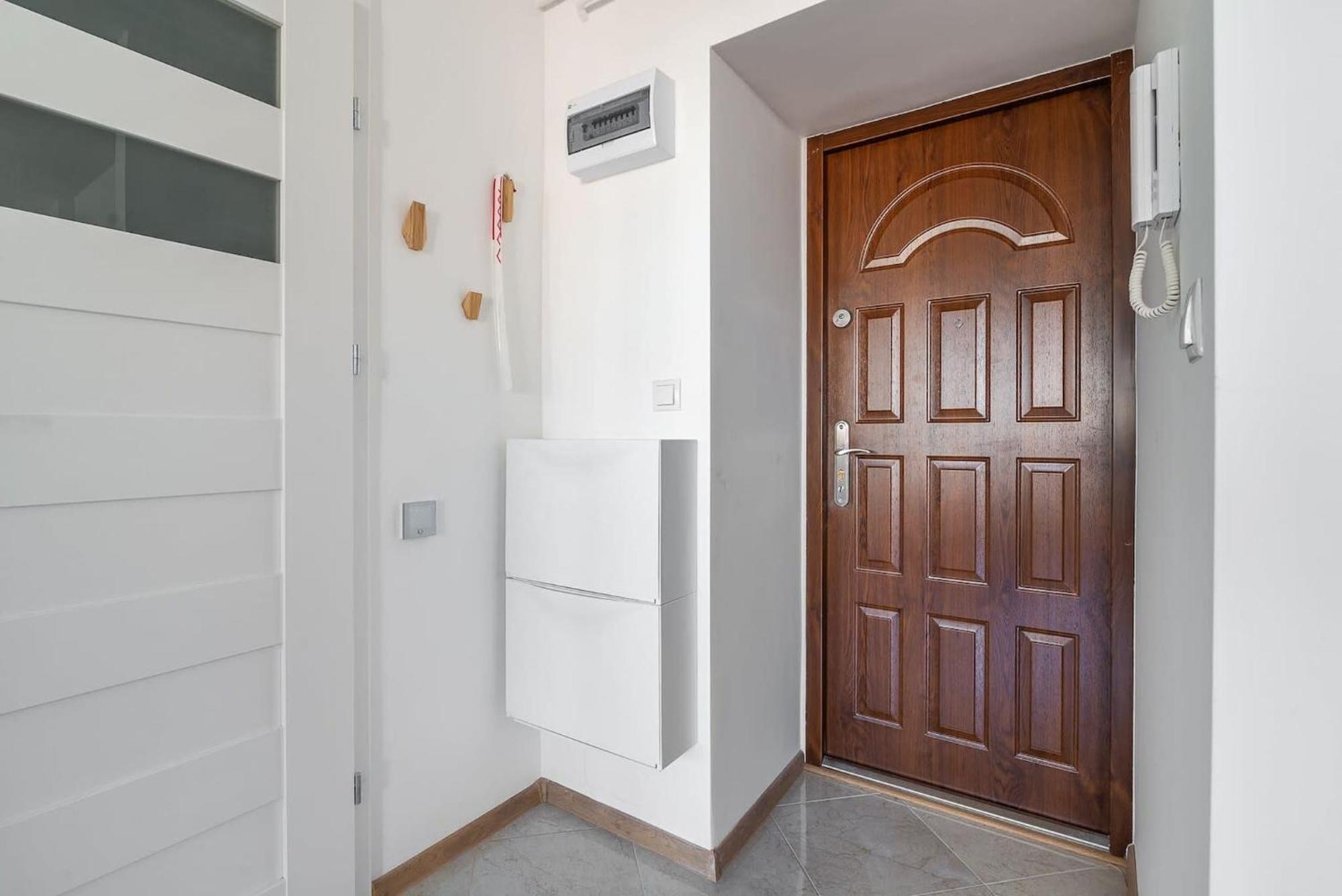 Navy Aesthetic Apartment With Balcony By Noclegi Renters Warszawa Exteriör bild
