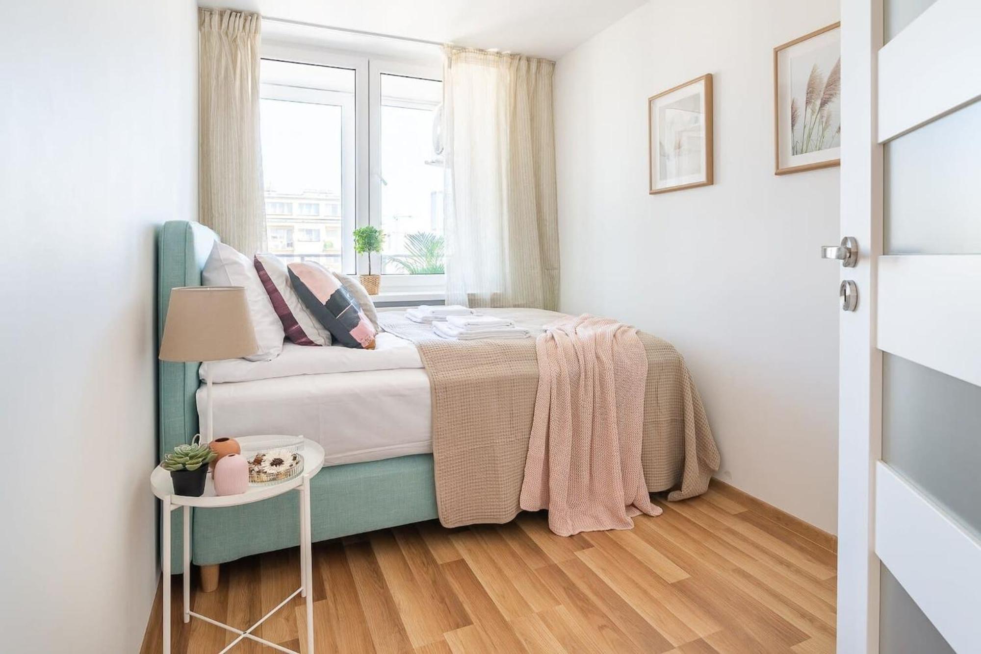Navy Aesthetic Apartment With Balcony By Noclegi Renters Warszawa Exteriör bild