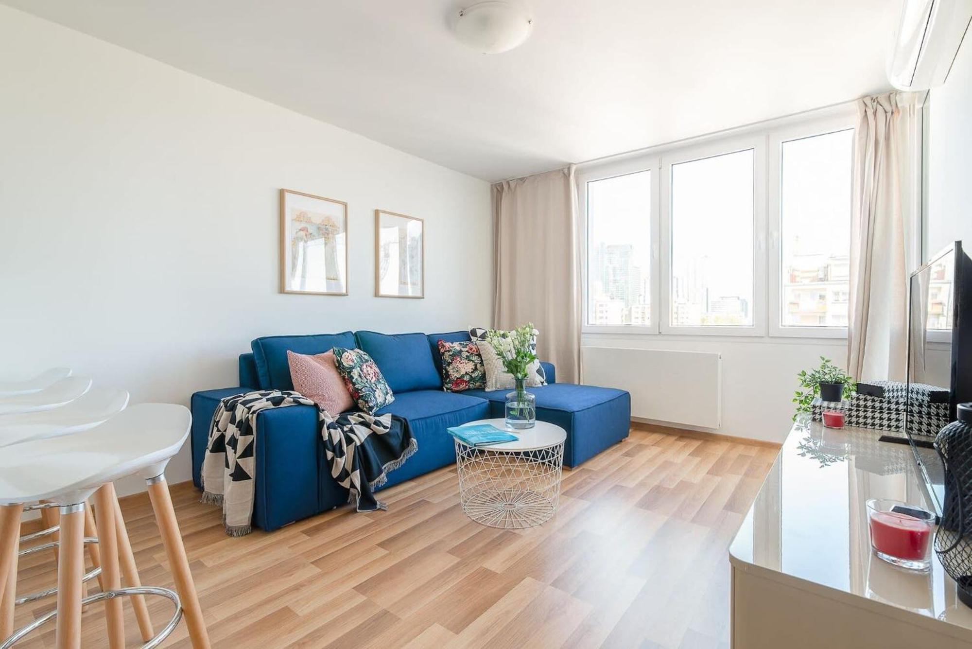 Navy Aesthetic Apartment With Balcony By Noclegi Renters Warszawa Exteriör bild